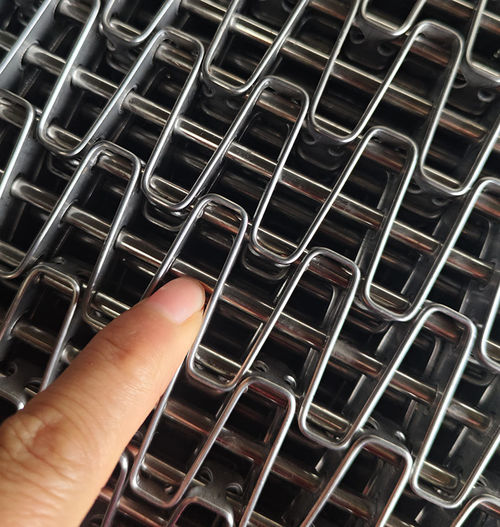 Najnowsze wiadomości firmy o Niestandardowa taśma przenośnika ze stali nierdzewnej 304 o strukturze plastra miodu