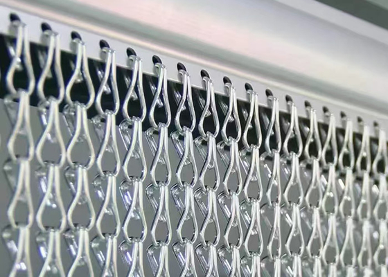 Dobra cena. Wyrób specjalny Aluminiowy podwójny hak łańcuch ekranowy Fly Curtain Mesh Do dekoracji pokoju w Internecie