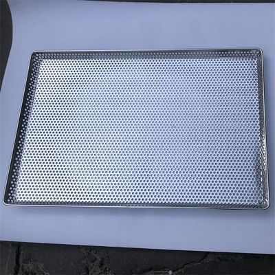 Dobra cena. Specjalistyczny metalowy odwodniacz Perforated Baking Tray Wytrzymała stal nierdzewna do pieczenia żywności w Internecie