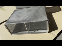 Zamówiony, podwójny koszyk z sieci z stali nierdzewnej