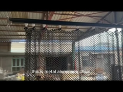 Kurtyna spiralna z metalowej cewki dekoracyjnej na fasadę w kolorze złotym