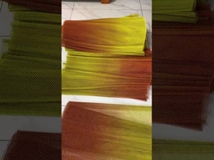 Niestandardowa kurtyna z podwójnego odcienia z aluminiowej siatki łańcuchowej do sufitu w hotelu lub restauracji