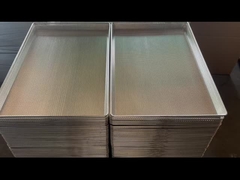Specjalistyczny metalowy odwodniacz Perforated Baking Tray Wytrzymała stal nierdzewna do pieczenia żywności