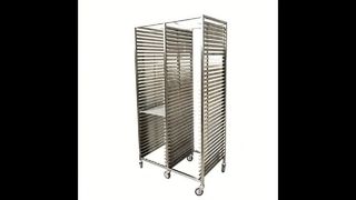 Chłodzenie chleba w obrotowym piekarniku. Półki do pieczenia z półkami do blachy 600 x 400 mm