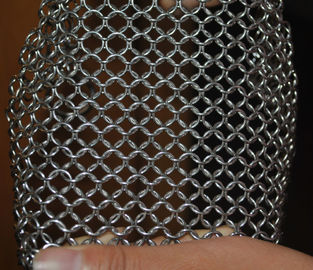 Dobra cena. 304 Stal nierdzewna Chainmail Scrubber Kuchnia Żeliwny sprzęt do czyszczenia sprzętu 7 * 7 cali w Internecie