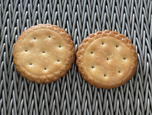 Płaskowalcowane ciasteczka Pieczenie Wstrzymałe na ciepło Związek metalowy Wyważony piec Herringbone Wire Freezer Mesh Conveyor Belt